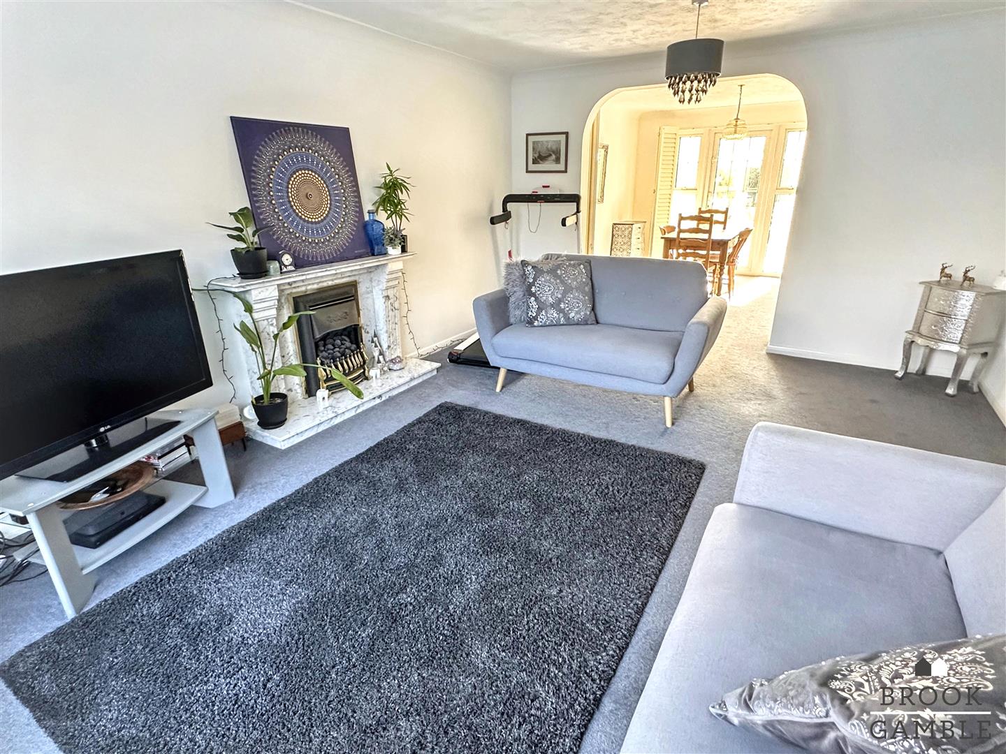 3 Bedroom House. Upperton Road in Eastbourne,  6